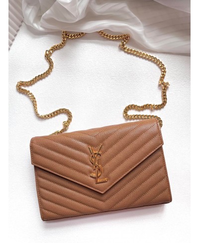 CASSANDRE MATELASSÉ CHAIN WALLET IN PELLE GOFFRATA GRAIN DE POUDRE CON CATENA SAINT LAURENT