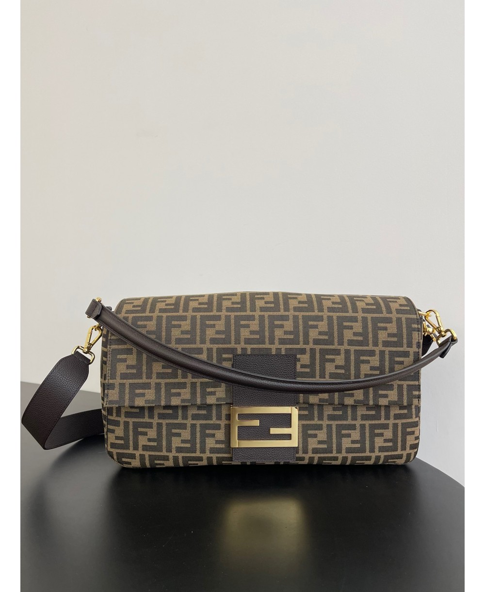 Fendi maxi baguette 2025