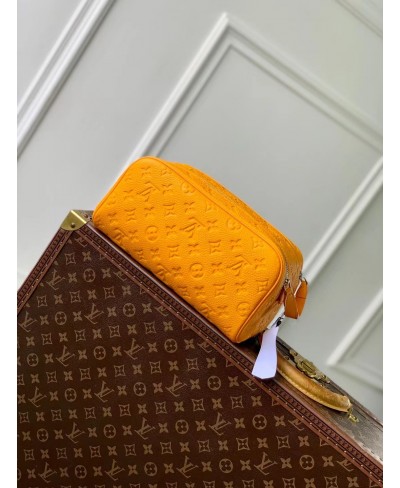 LOUIS VUITTON Dopp Kit