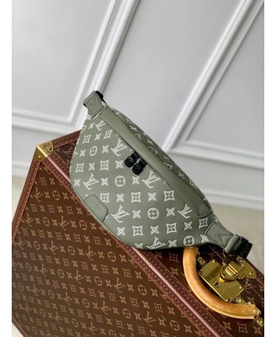 LOUIS VUITTON Discovery Bumbag