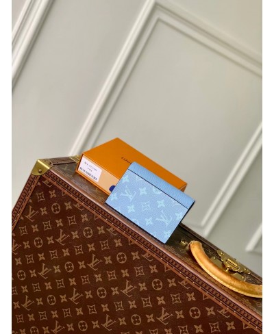 LOUIS VUITTON Passport Cover