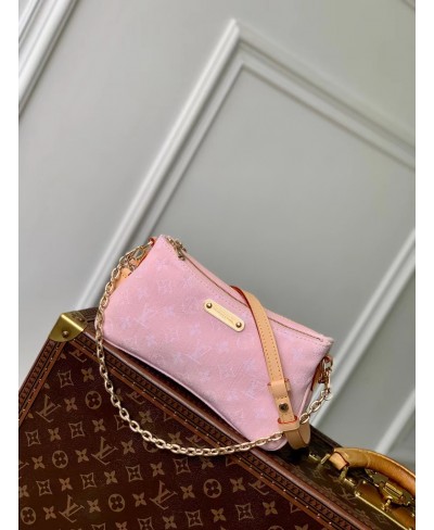 LOUIS VUITTON Liv Pochette