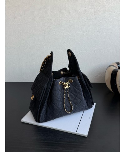 CHANEL 25 Small Handbag