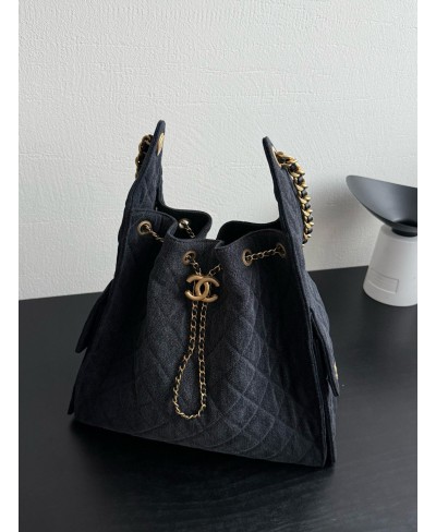 CHANEL 25 Medium Handbag