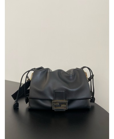 FENDI Mamma Baguette Medium