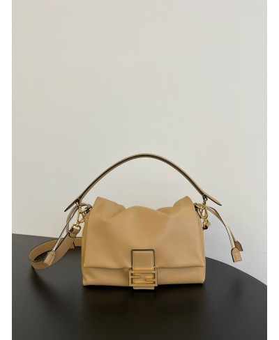 Mamma Baguette Medium FENDI