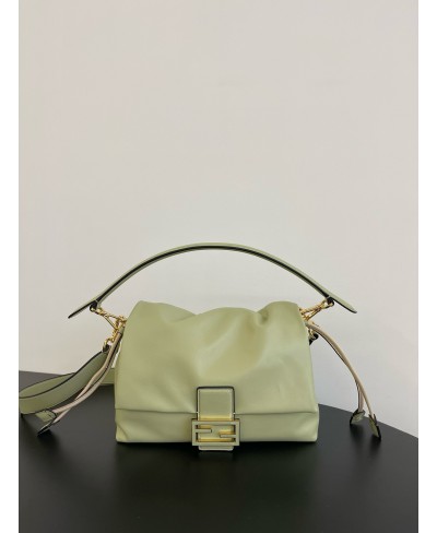 FENDI Mamma Baguette Medium