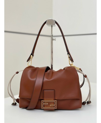 Mamma Baguette Medium FENDI