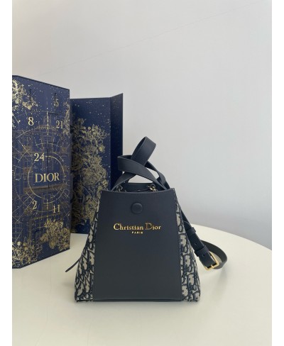 CHRISTIAN DIOR Small Signature Bucket Bag