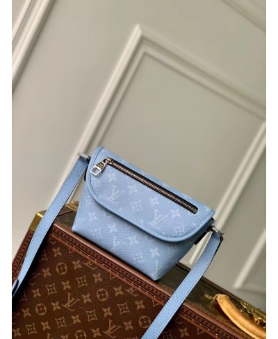 LOUIS VUITTON Pulse Wearable Wallet