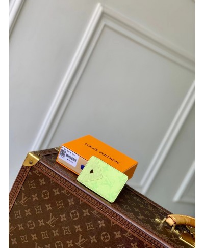 LOUIS VUITTON Porte-Cartes Magnet