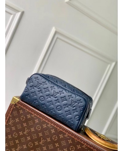 Trousse toilette Dopp Kit LOUIS VUITTON