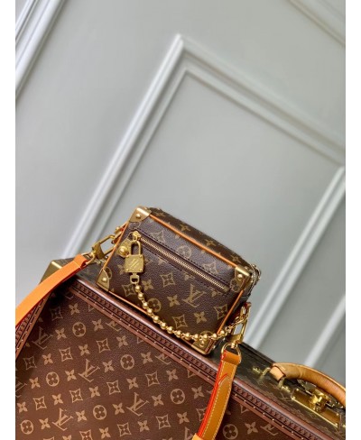 Pochette Soft Trunk Mini LOUIS VUITTON