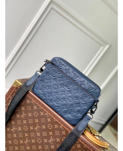 LOUIS VUITTON Trio Messenger