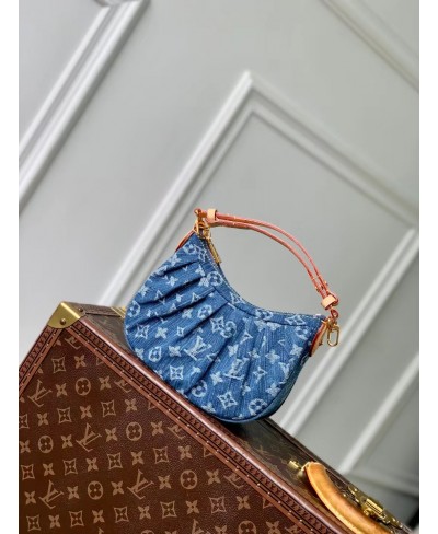 LOUIS VUITTON Pochette Valley