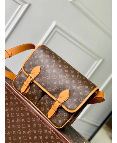 LOUIS VUITTON Satchel Messenger