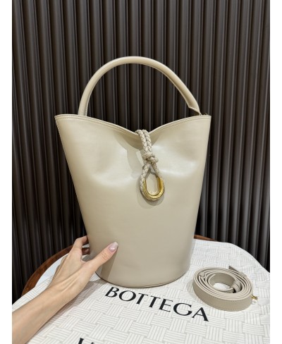 BOTTEGA VENETA Liberta Bucket