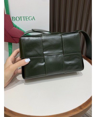 BOTTEGA VENETA Small Arco Camera Bag