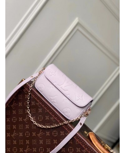 LOUIS VUITTON Wallet On Chain Ivy