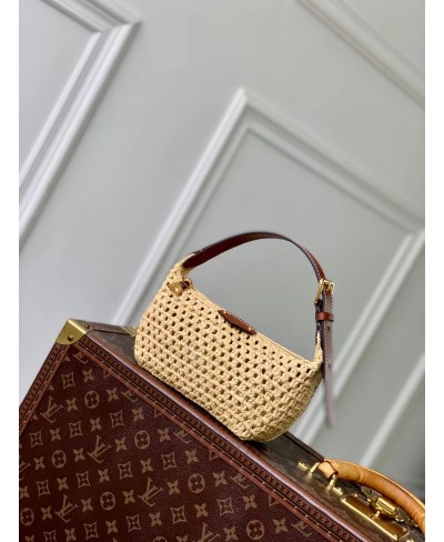 LOUIS VUITTON Hills Pochette