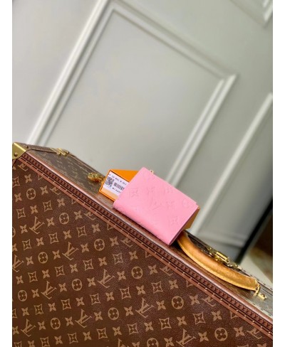 LOUIS VUITTON Lisa Wallet