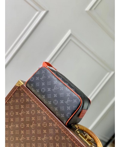 Trousse toilette Dopp Kit LOUIS VUITTON