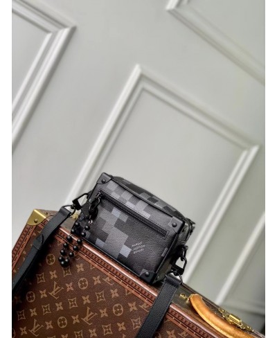 Pochette Soft Trunk Mini LOUIS VUITTON