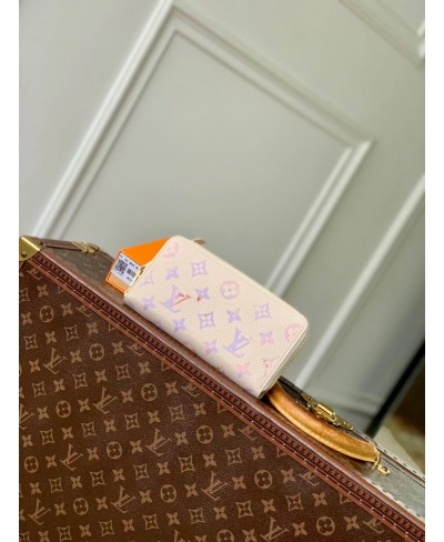 LOUIS VUITTON Zippy Wallet