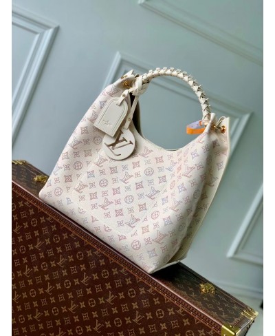 LOUIS VUITTON Carmel