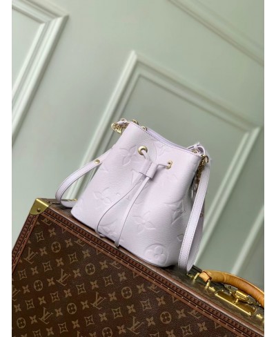 LOUIS VUITTON NéoNoé BB