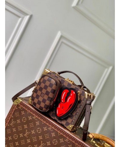 LOUIS VUITTON Sawagani Trunk