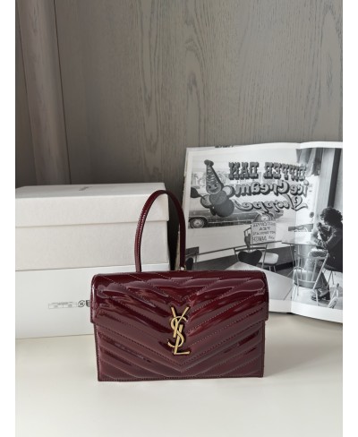 SAINT LAURENT CASSANDRE envelope chain wallet in patent leather