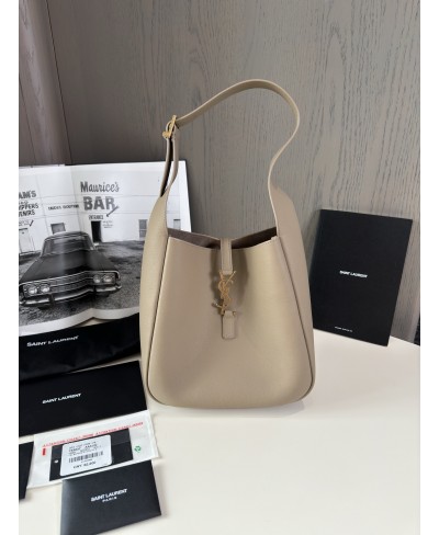 SAINT LAURENT LE 5 À 7 supple small IN GRAINED LEATHER