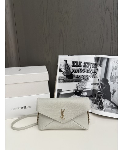 Pochette con catena Cassandre in pelle di agnello SAINT LAURENT