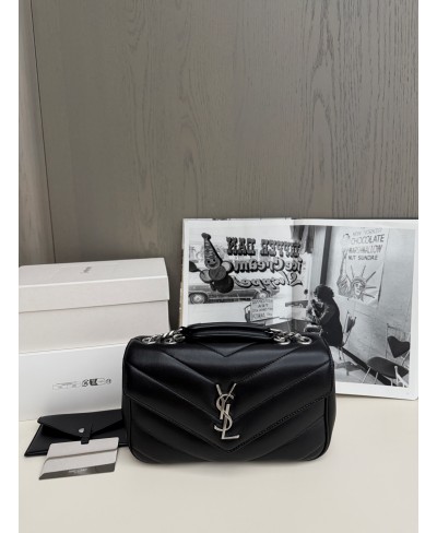 SAINT LAURENT LOULOU small in MATELASSÉ lambskin