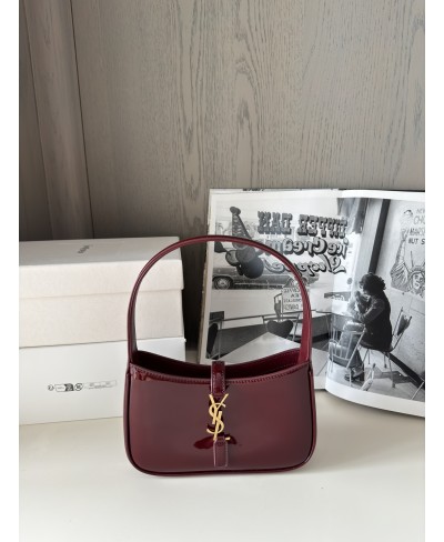 Le 5 à 7 mini in pelle verniciata SAINT LAURENT