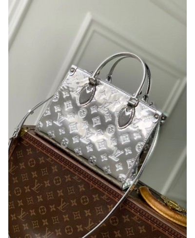 Borsa OnTheGo PM LOUIS VUITTON