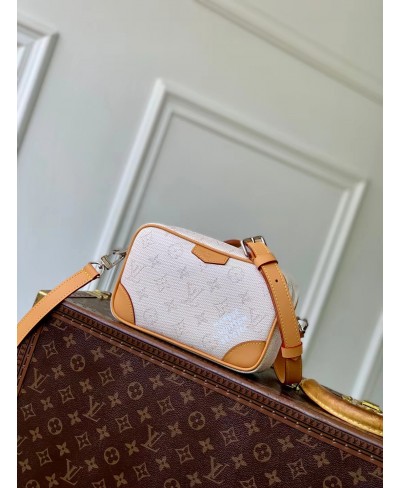 LOUIS VUITTON Trocadéro Wearable Wallet