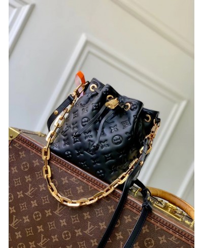 LOUIS VUITTON Coussin Bucket