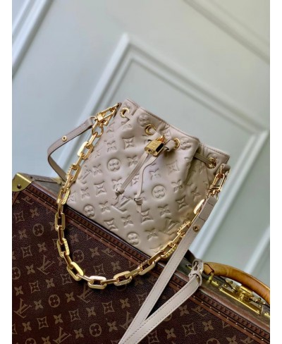 LOUIS VUITTON Coussin Bucket