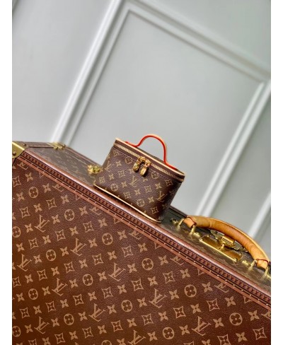 LOUIS VUITTON Nice Beauty