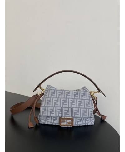 FENDI Mamma Baguette Medium