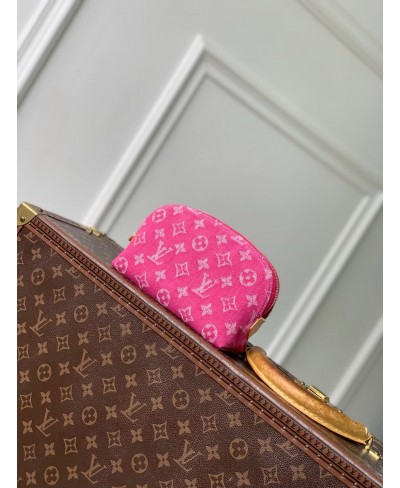 LOUIS VUITTON Pochette Cosmétique PM