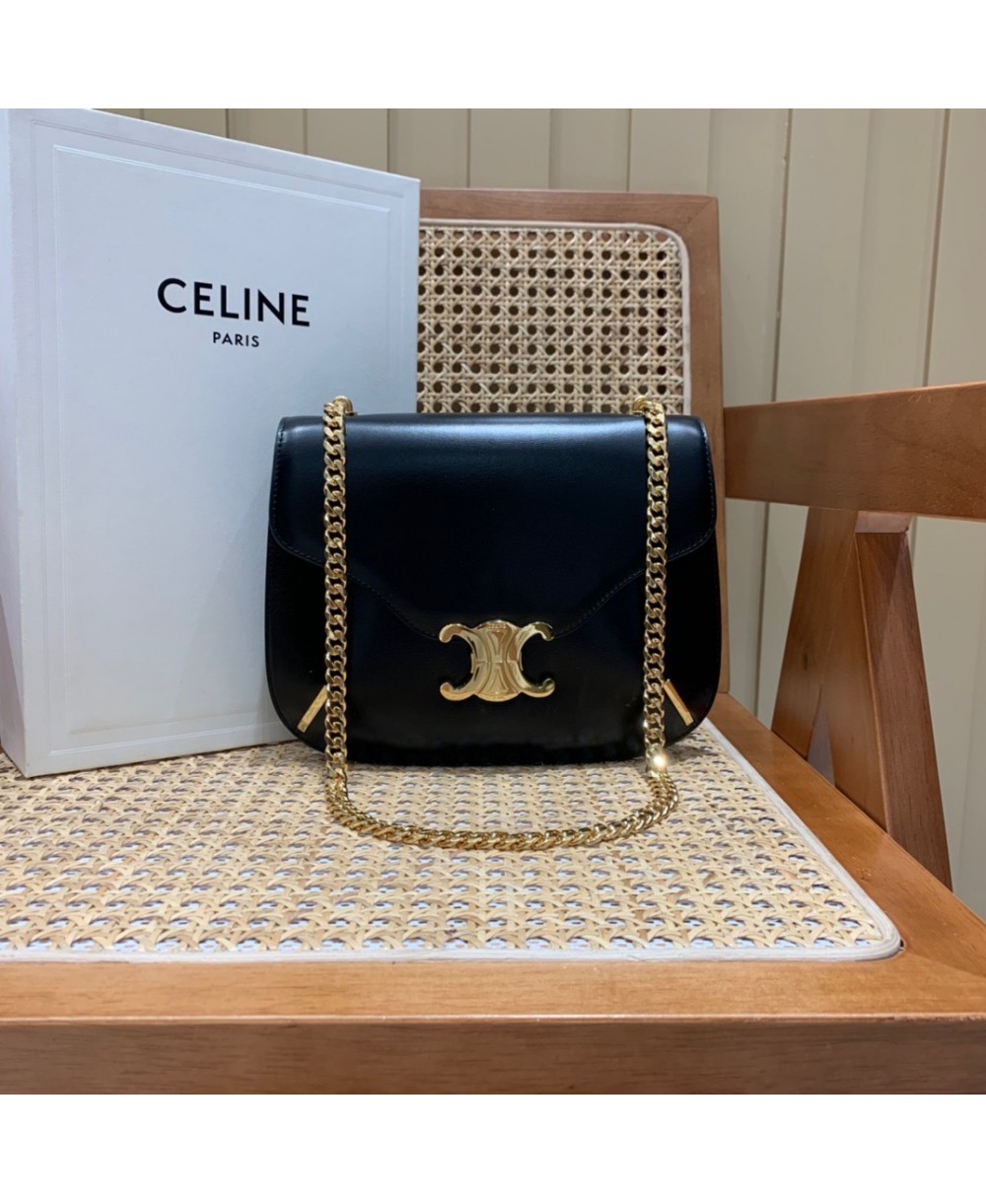 CELINE CHAIN BESACE TRIOMPHE IN SHINY CALFSKIN