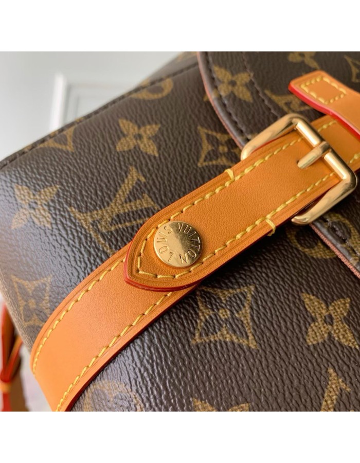 Christopher Messenger LOUIS VUITTON