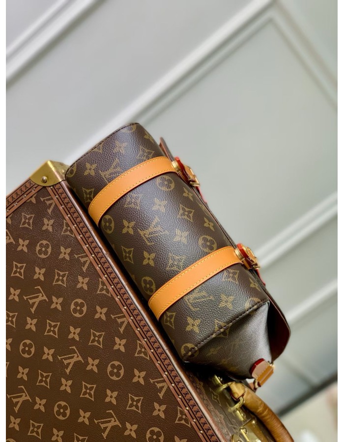 Christopher Messenger LOUIS VUITTON