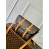 Christopher Messenger LOUIS VUITTON
