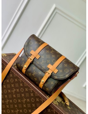 Christopher Messenger LOUIS VUITTON