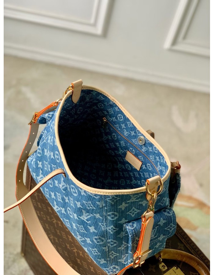 Carryall Cargo PM LOUIS VUITTON