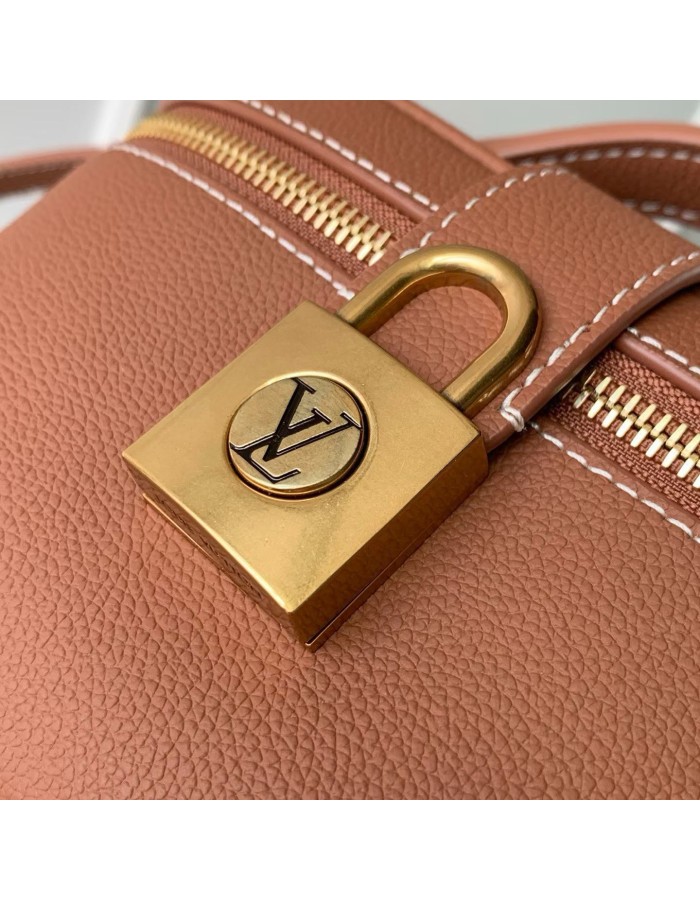 Pochette Vanity Low Key LOUIS VUITTON